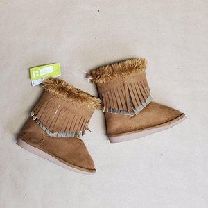 Crazy 8 Moccasin Fringe Boots Size 7 Brown